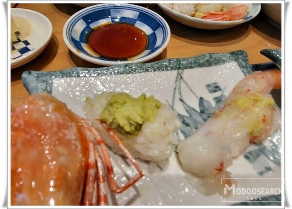 "아무리 그래도 먹는 걸로..." 일본 초밥집에서 한국인 관광객에게.. 뭐..? '장난'이라고..? [ 온라인 커뮤니티 ]
