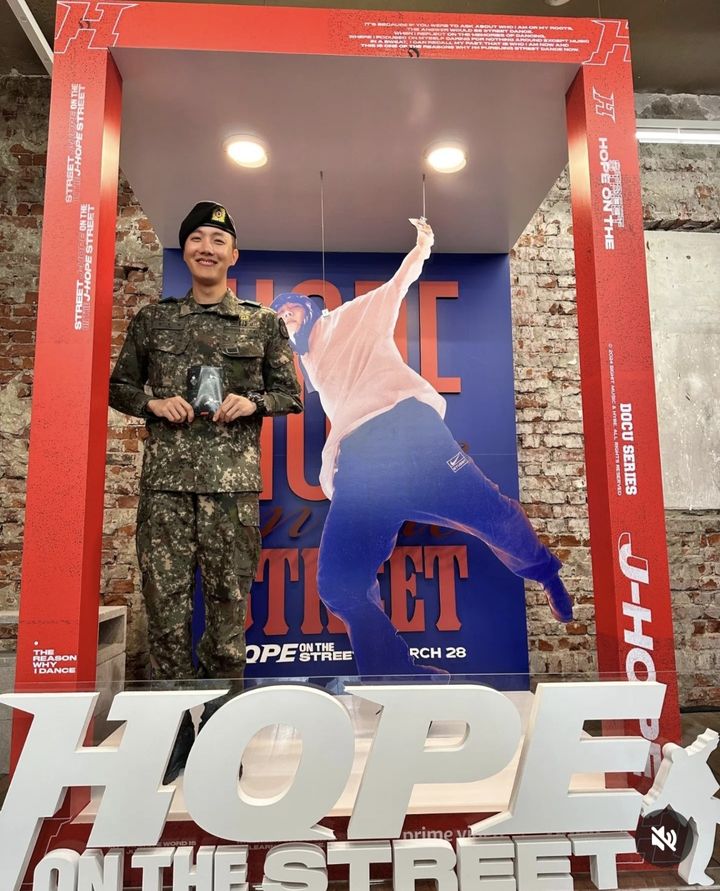 제이홉. (사진=제이홉 인스타그램 캡처) 2024.04.07. photo@newsis.com *재판매 및 DB 금지 [ 사진 = 뉴시스 ]