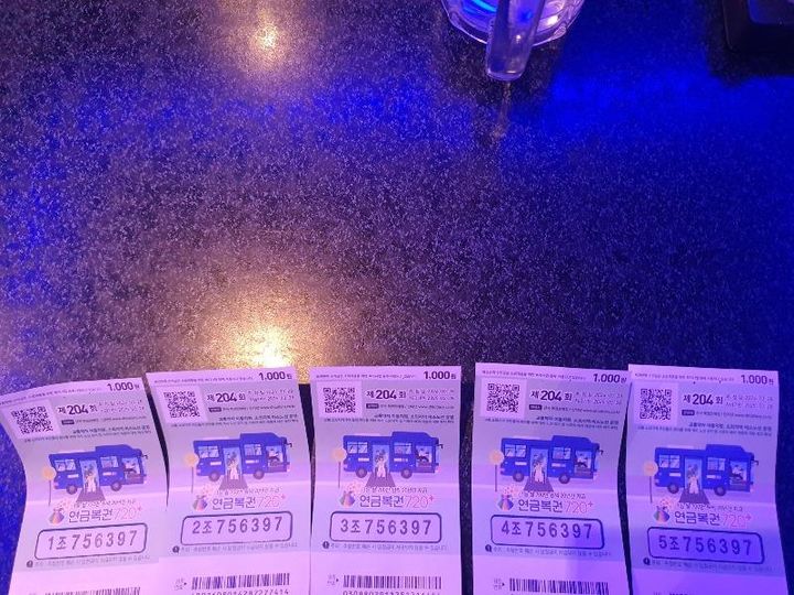 그가 올린 온라인 커뮤니티 글에서 “두 가지 일을 하고 있었는데 그만두고 하나만 집중할 예정”이라며 “빚 정리 후 2~3년 정도 모아서 집을 사고 싶다”고 자신의 계획을 알렸다(사진= 보배드림 갈무리) *재판매 및 DB 금지 / 사진 = 뉴시스