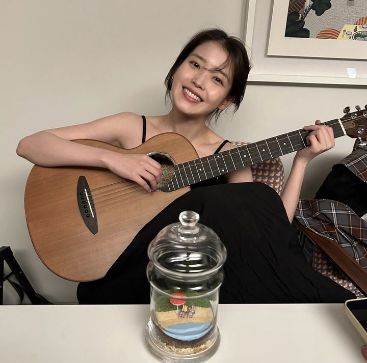 아이유. (사진=아이유 인스타그램 캡처) 2024.05.12. photo@newsis.com *재판매 및 DB 금지 / 사진 = 뉴시스