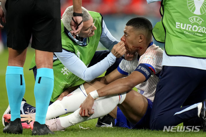 [뒤셀도르프=AP/뉴시스] 프랑스 축구 국가대표 킬리안 음바페. 2024.06.18. / 사진 = 뉴시스