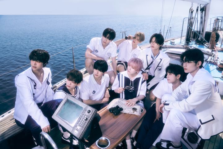 그룹 '앤팀(&TEAM)'이 두 번째 싱글 '아오아라시(Aoarashi·青嵐) 콘셉트 사진, (사진=하이브 제공) 2024.07.12 *재판매 및 DB 금지 / 사진 = 뉴시스