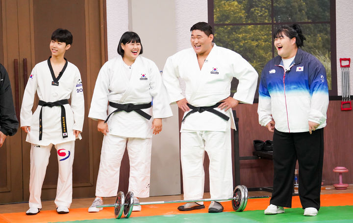 대한민국을 빛낸 국가대표 김하윤, 김민종, 박혜정, 박태준이 31일 오후 8시 50분 방송되는 JTBC '아는 형님'에 출연한다. (사진=JTBC '아는 형님' 제공) 2024.08.31. *재판매 및 DB 금지 / 사진 = 뉴시스