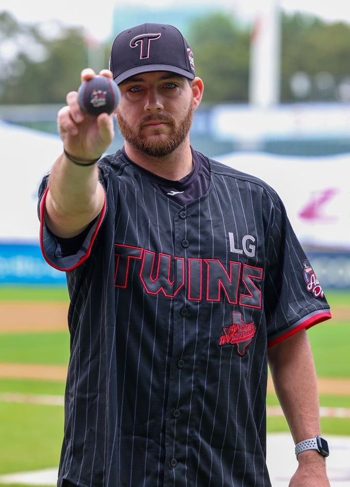 LG 트윈스 오스틴 딘의 30홈런-100타점 기념상품이 출시된다. (사진=LG 제공) *재판매 및 DB 금지 / 사진 = 뉴시스