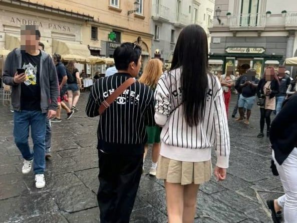 신혼여행지에서 포착된 조세호 부부. (사진=온라인 커뮤니티 캡처_ *재판매 및 DB 금지 / 사진 = 뉴시스