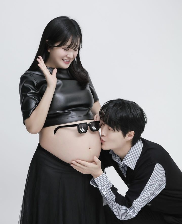 개그맨 이용식 딸 이수민이 24일 본인 인스타그램에 만삭 화보를 공개했다. (사진= 이수민 인스타그램 캡처) 2025.02.24. *재판매 및 DB 금지 / 사진 = 뉴시스