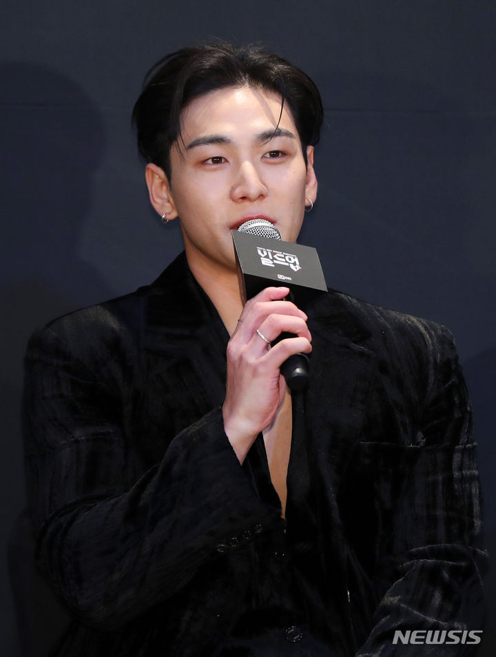 가수 백호가 24일 오전 서울 마포구 CJ ENM에서 열린 Mnet '빌드업: 보컬 보이그룹 서바이벌' 제작발표회에서 인사말을 하고 있다. 2024.01.24. / 사진 = 뉴시스