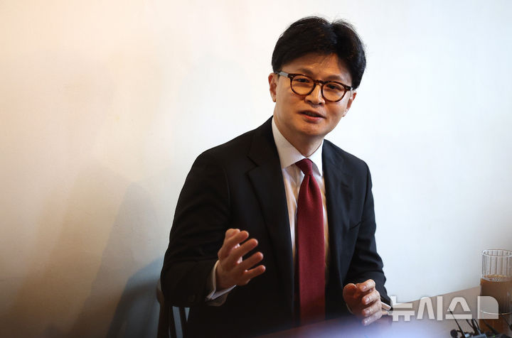 한동훈 국민의힘 전 대표가 18일 대구 북구 한 식당에서 기자 간담회를 갖고 있다. 2025.03.18./ 사진 = 뉴시스