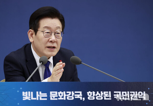 이 대통령, 소방청·국세청 깜짝 방문…야근하는 공직자들 격려