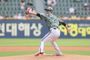 전역 신고 LG 이정용…염경엽 감독 