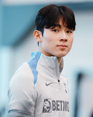 Ʈ , ģ FC  Ȩ  湮