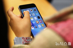 스크린·휴대폰 중독 14살 자살·자해 가능성 2~3배 높아