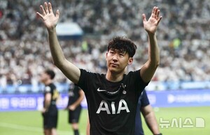 ,     ơLAFC    