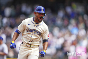 MLB ε帮Խ,   4  20-20 ű ޼