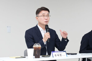  2, 顤  СAI  