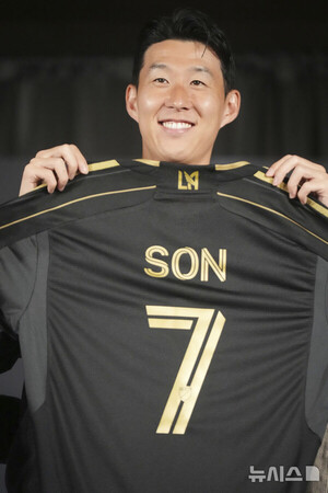 , ڸ LAFC   10ϡ 17