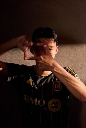 , 10 LAFC  ¡ī  ()