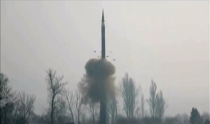 북, 16일 만에 탄도미사일 도발 재개…미 대북제재·항모 부산 입항 반발(종합3보)