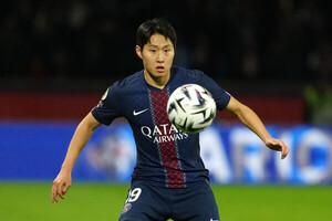 PSG 통산 100경기 이강인, 리옹전서 극장골 도움…3-2 승리 견인