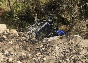 구례 사찰 주차장서 SUV 3m 아래로 추락…2명 경상