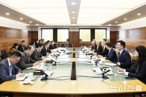 中협상대표, 제재 해제 美기업 만나 