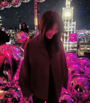 하지원 뉴욕서 미모 자랑…미소 활짝