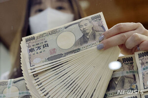 엔화, 美 경제지표에 대한 우려로 1달러=154엔대 중반 상승 출발