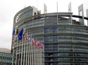 유럽, 환경규제 대상 기업 대폭 축소…유럽의회 중도우파·극우 연대