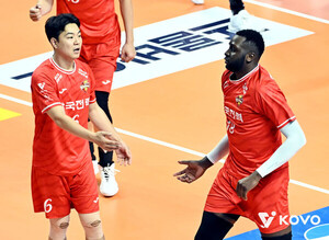 호흡 맞춰가는 한국전력 하승우와 베논…