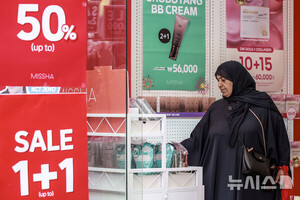 대미 수출 역대 최고…화장품株 다시 기지개 켤까