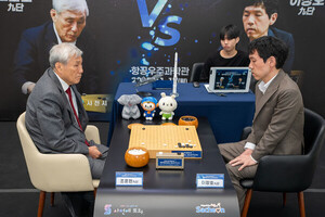 이창호, 사천 스페셜 매치서 조훈현 격파…최다승 1위까지 -1