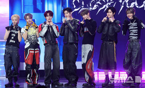 클유아, 미니 3집 초동 57만장 돌파…카리스마 변신 통했다